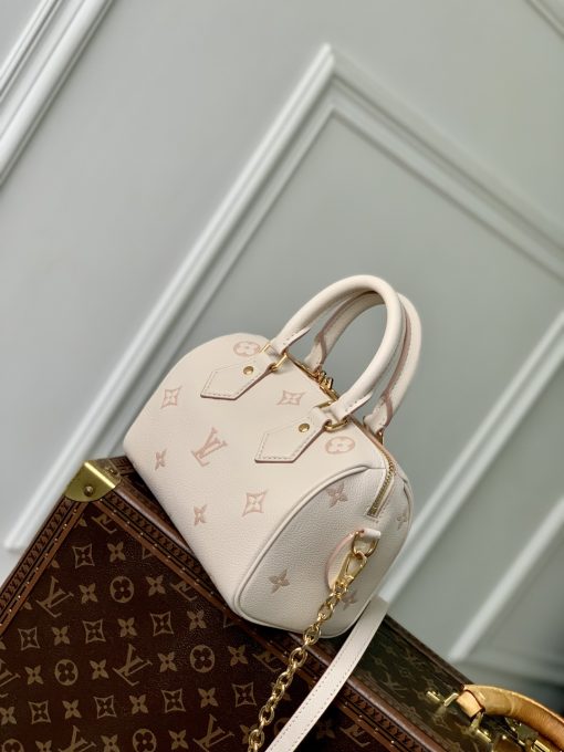 Top quality original order M14291 produced by LvjiaThis Speedy Bandouli è re 20 handbag revitalizes the brand's classic Monogram Empreinte leather, outlining the pattern in the same color tone, and enriching the details with striped lining, eye-catching padlocks, and detachable chains. The compact configuration can accommodate daily needs and is suitable for both handheld and crossbody.13.5 x 12 x 20.5 cm 900(Height x Width x Length) - 图片 2