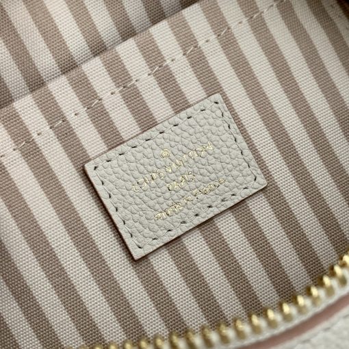 Top quality original order M14291 produced by LvjiaThis Speedy Bandouli è re 20 handbag revitalizes the brand's classic Monogram Empreinte leather, outlining the pattern in the same color tone, and enriching the details with striped lining, eye-catching padlocks, and detachable chains. The compact configuration can accommodate daily needs and is suitable for both handheld and crossbody.13.5 x 12 x 20.5 cm 900(Height x Width x Length) - 图片 8